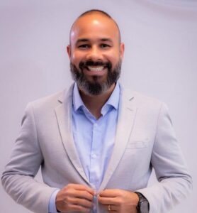 Dr. Ramon Mendes especialista em implantes dentários em Jequié
